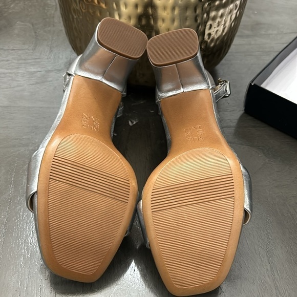 NATURALIZER Joy Dress Ankle Strap Sandals - Picture 3 of 8